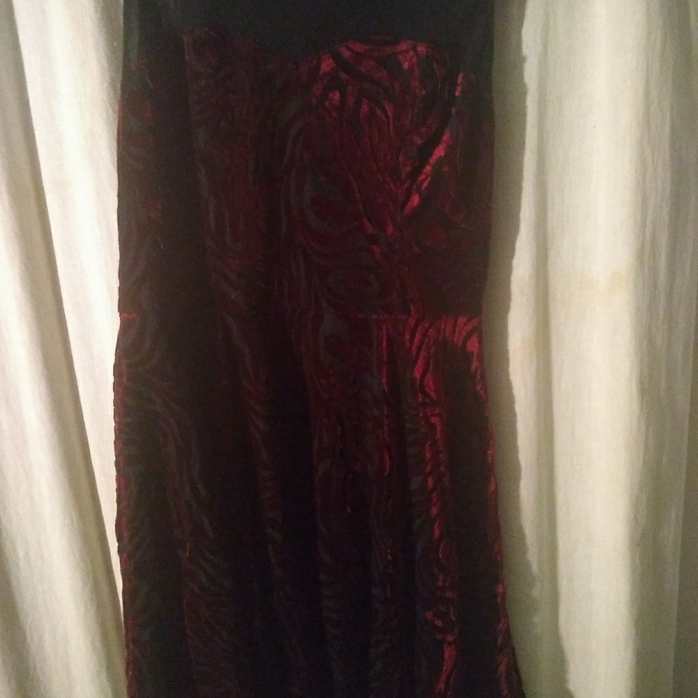 Skater shape velvet dress